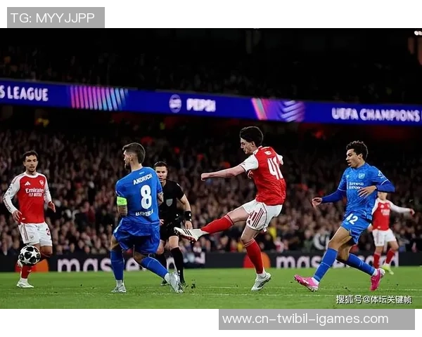 李-迪克逊：赖斯是阿森纳中场的中心与魂灵，他覆盖面积很大